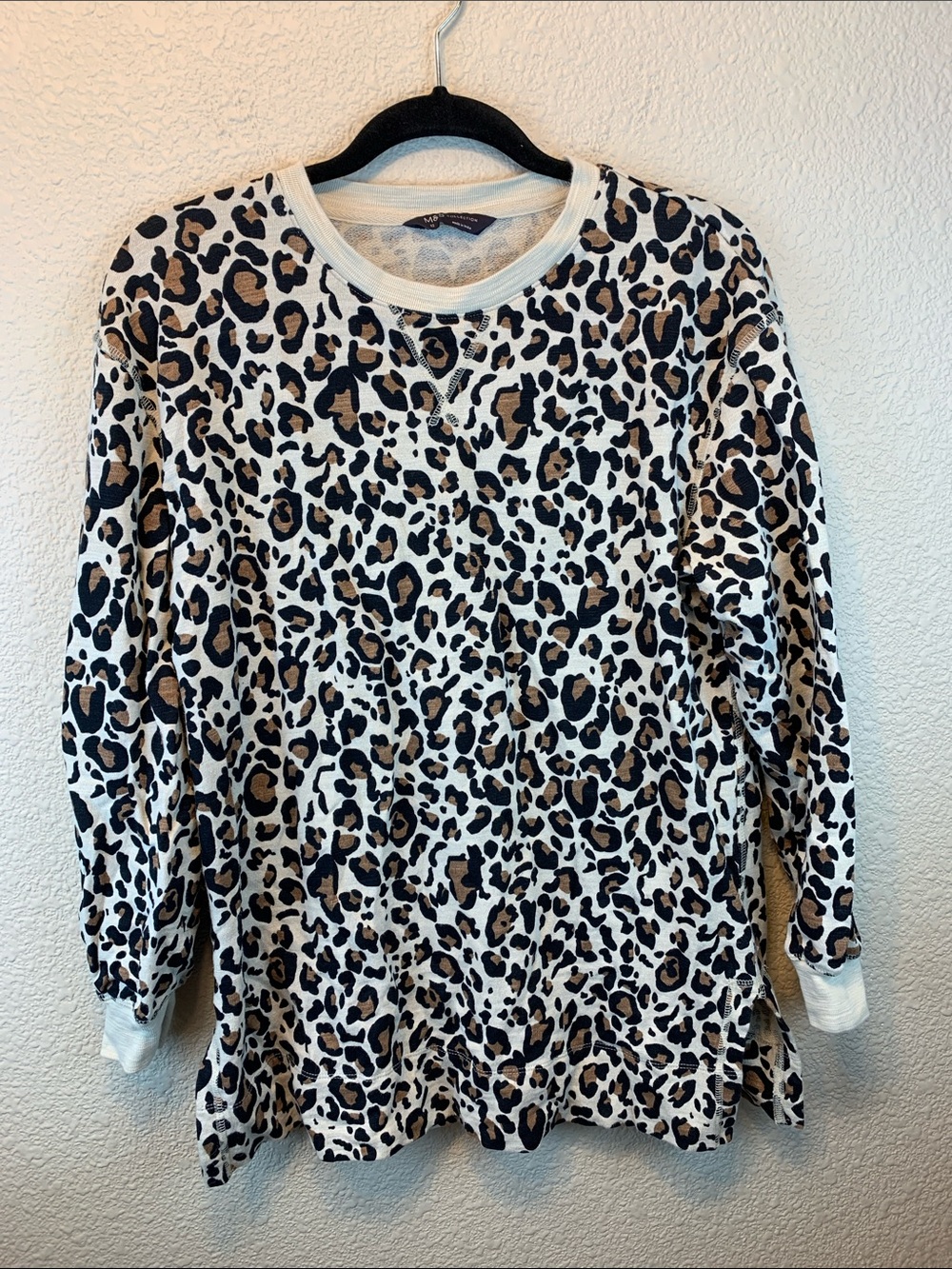 M & S Collection cheetah sweatshirt sz 12
Preppy animal print comfy cozy